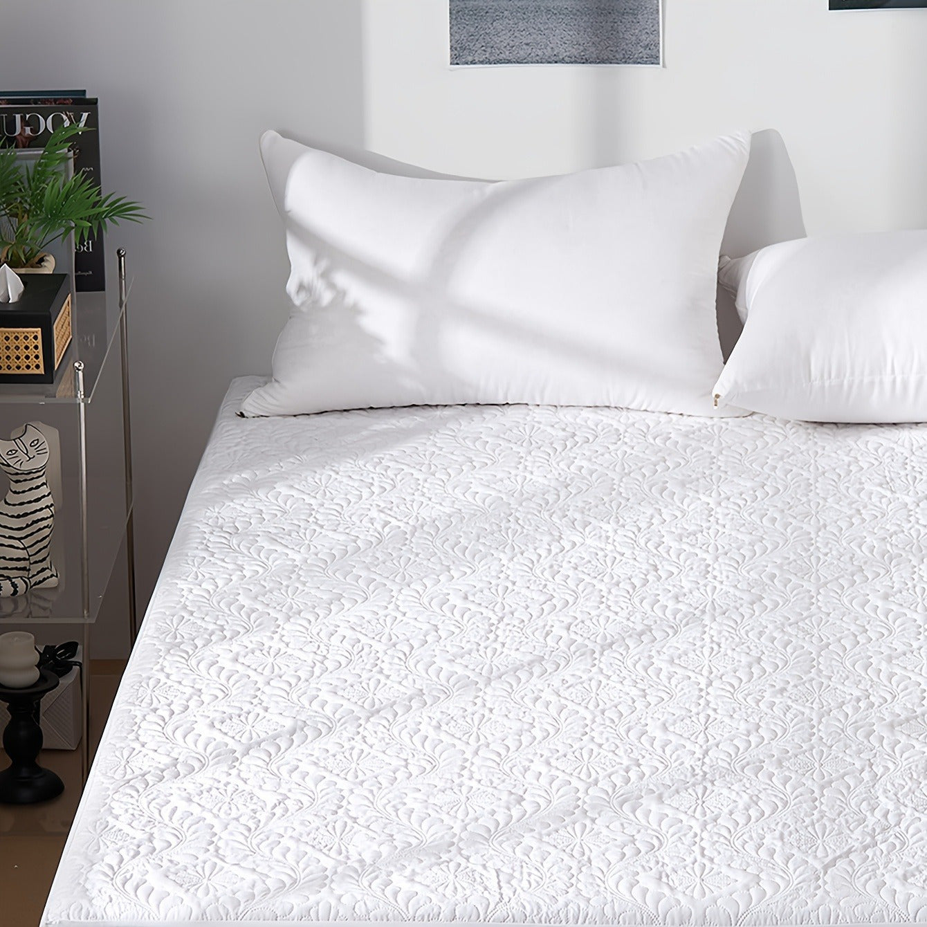 Waterproof Fitted Sheet Mattress Protector – Soft Quilted Breathable Bed Cover, Machine Washable, Fade-Resistant, Twin Full Queen King, Grey White Blue Black