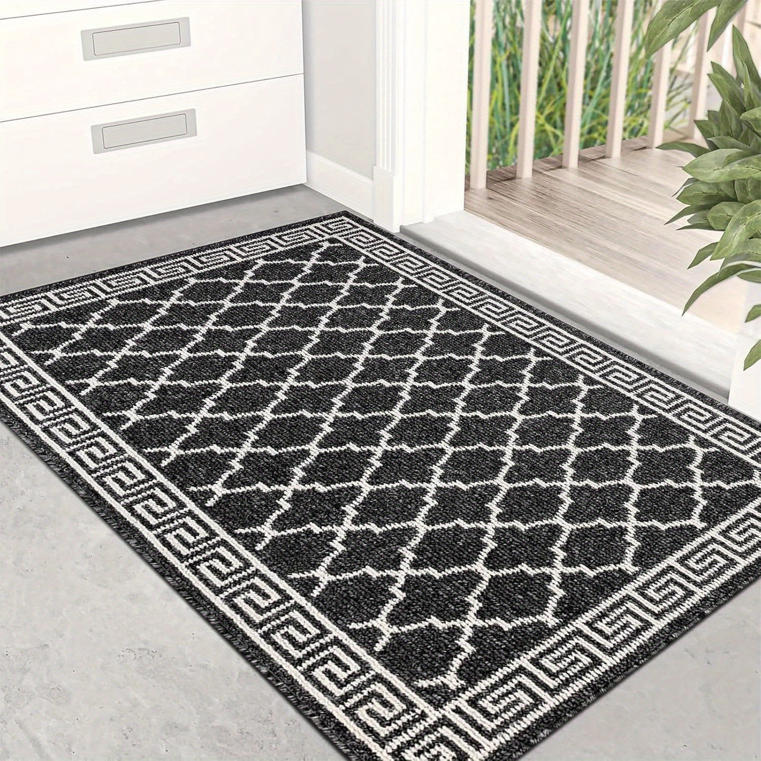 Non-Slip Absorbent Indoor Doormat for The Entryway, Designed to Resist Dirt. This Washable Welcome Mat Features a Low-Profile Design Suitable for Inside Use in Kitchens And Laundry Rooms, Available in Black