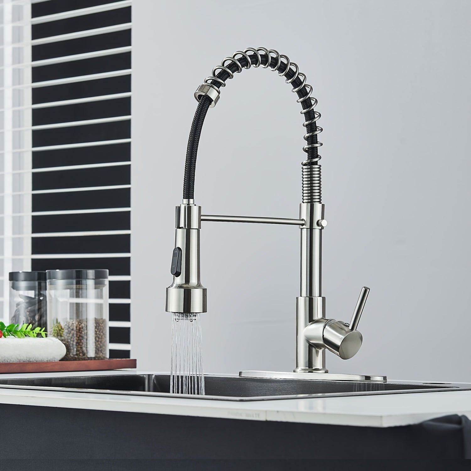 1 Set Modern Kitchen Faucet with Spring LED Pull Down Sprayer, 360° Rotation, Hot & Cold Water Mixer Sink Tap for Home & Balcony, Single Handle One Hole Commercial Kitchen Sink Faucet with Deck Plate, High Arc, Brushed Nickel