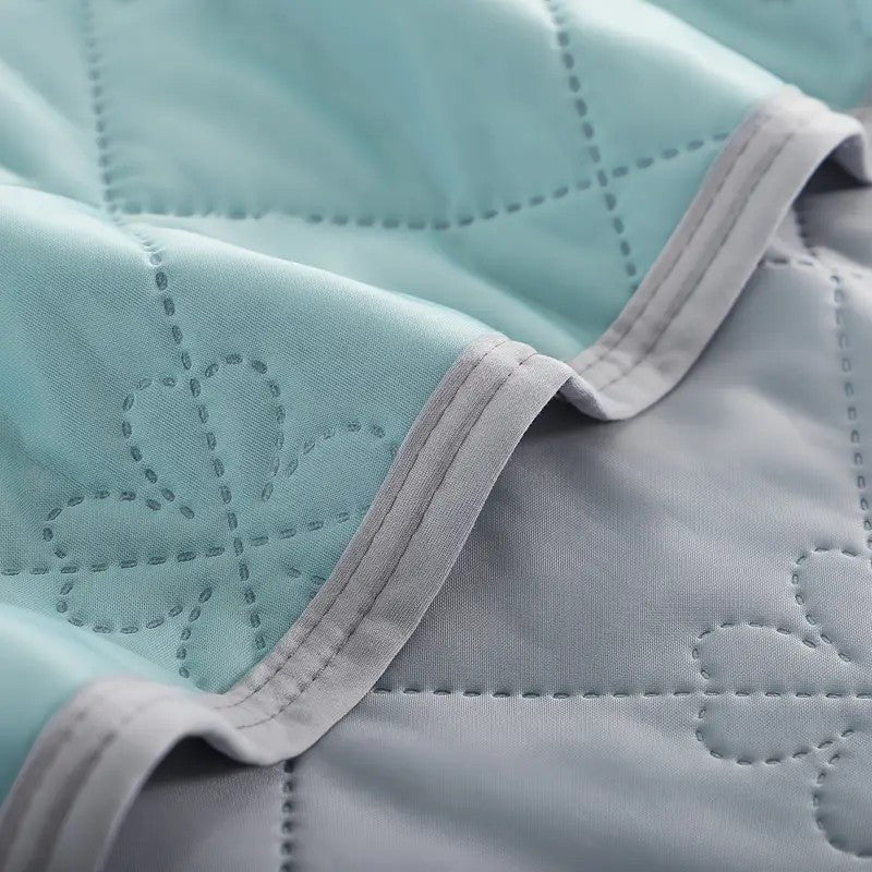 1pc Cooling Blanket, Lightweight Breathable 100% Polyester with Reversible Geometric Design, for Hot Sleepers Night Sweats Relief & Multipurpose Bed Couch Travel Use, Machine Washable, Ideal Gift for Home Comfort, All-Season or Summer Use - Machine Washab