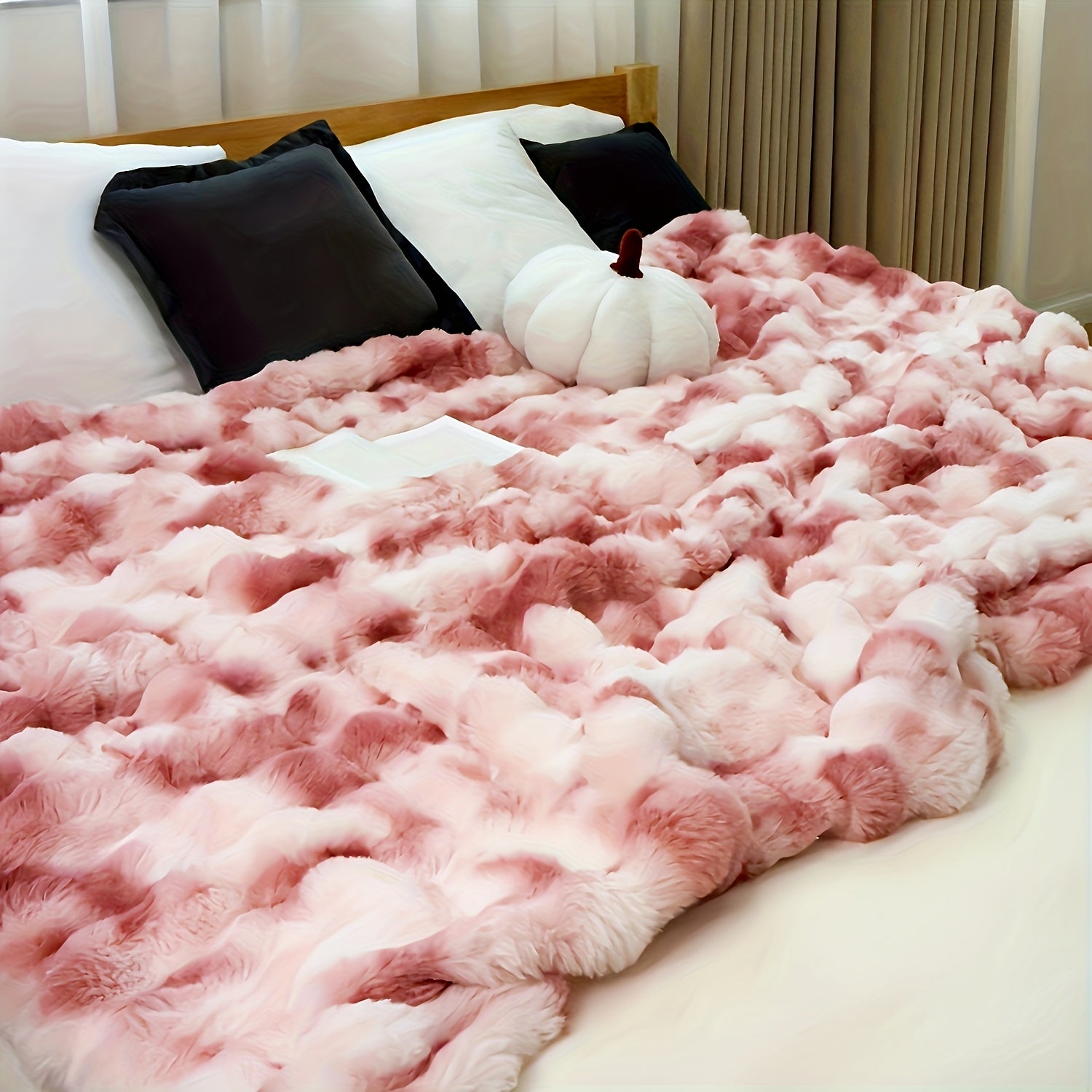 Faux Fur Heavy Plush Throw Blanket – Super Soft Warm Cozy Fleece Blanket for Couch Bed & Travel, All-Season Gift Blanket
