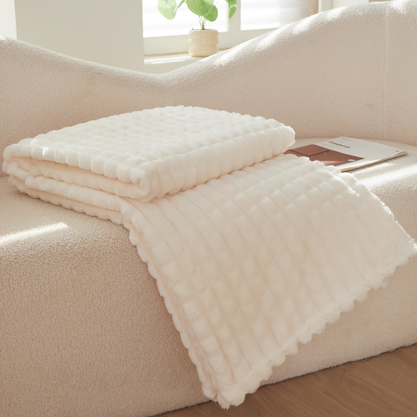 Solid Colour Plush Throw Blanket – Soft Warm Sofa Blanket for Naps, Office, Camping & Pets | All-Season Bedspread Gift Blanket | White Khaki Grey | Multiple Sizes