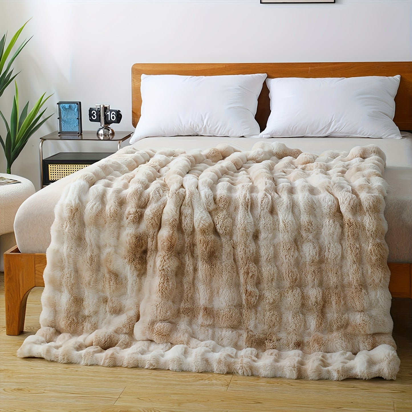 Faux Fur Heavy Plush Throw Blanket – Super Soft Warm Cozy Fleece Blanket for Couch Bed & Travel, All-Season Gift Blanket