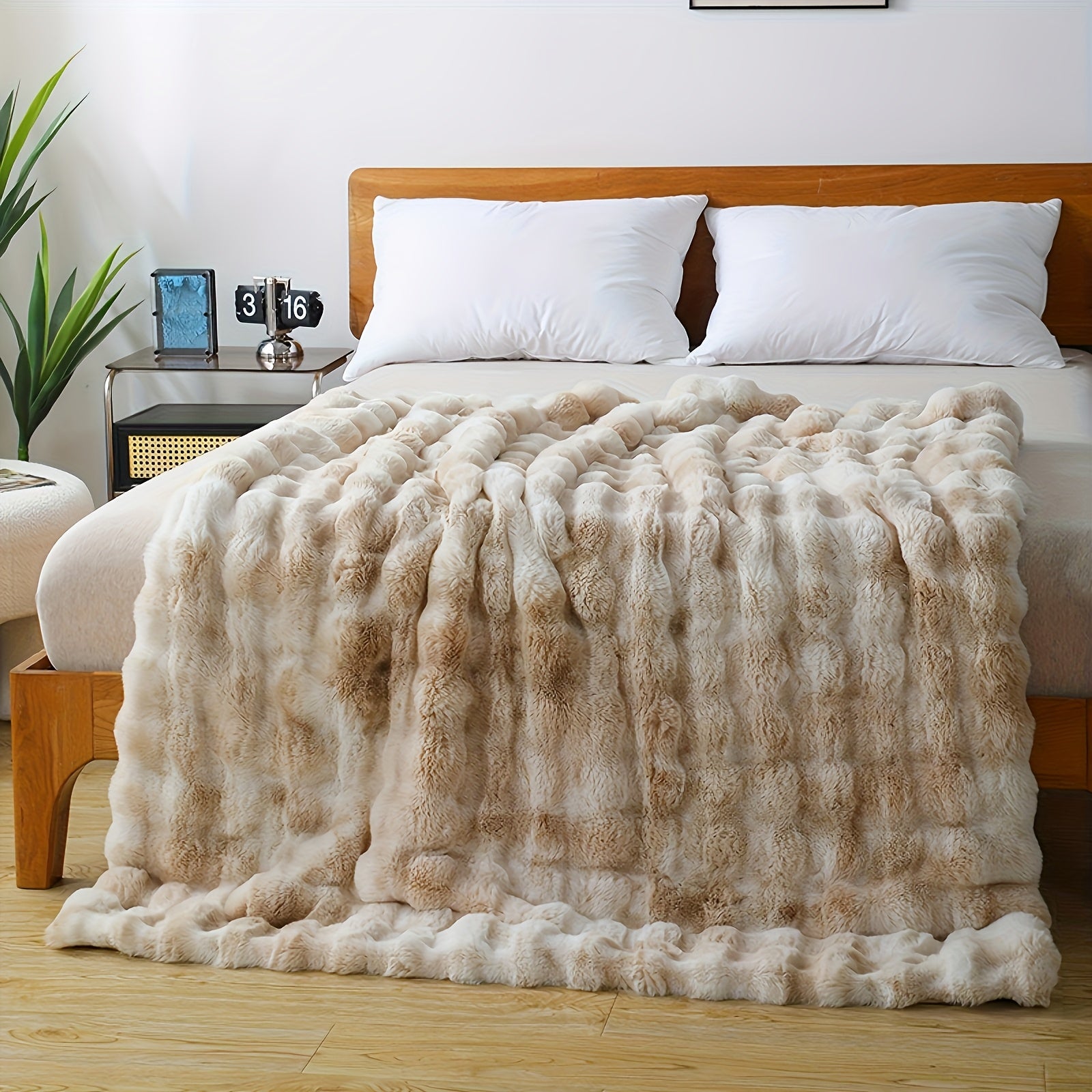 Faux Fur Heavy Plush Throw Blanket – Super Soft Warm Cozy Fleece Blanket for Couch Bed & Travel, All-Season Gift Blanket