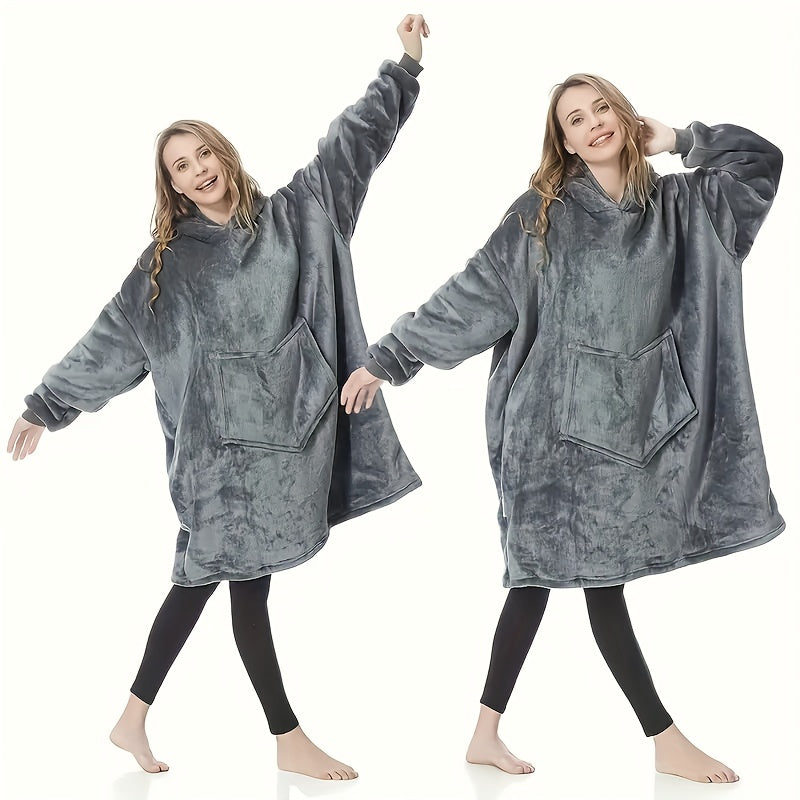 Wearable Blanket Sweatshirt with Kangaroo Pocket – Reversible Flannel Oversized Hoodie Blanket for Autumn Winter Travel & Lounging, Machine Washable Warm Wearable Throw, Holiday Gift