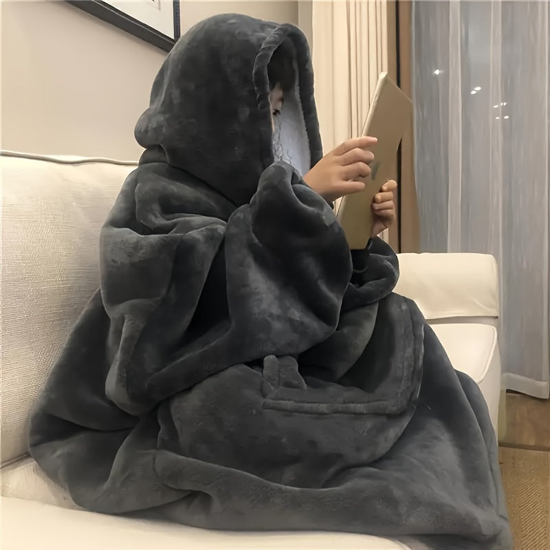 Wearable Blanket Sweatshirt with Kangaroo Pocket – Reversible Flannel Oversized Hoodie Blanket for Autumn Winter Travel & Lounging, Machine Washable Warm Wearable Throw, Holiday Gift