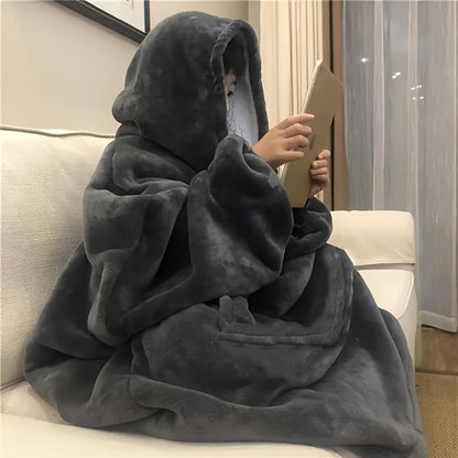 Wearable Blanket Sweatshirt with Kangaroo Pocket – Reversible Flannel Oversized Hoodie Blanket for Autumn Winter Travel & Lounging, Machine Washable Warm Wearable Throw, Holiday Gift