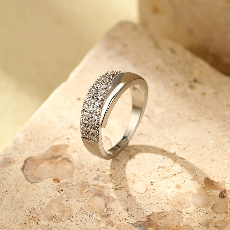 A Stylish And Unique Open-Ended Ring for Women, Adorned with Beautiful Synthetic Diamonds And Featuring a Geometric Design, Perfect for Everyday Wear Or Special Events